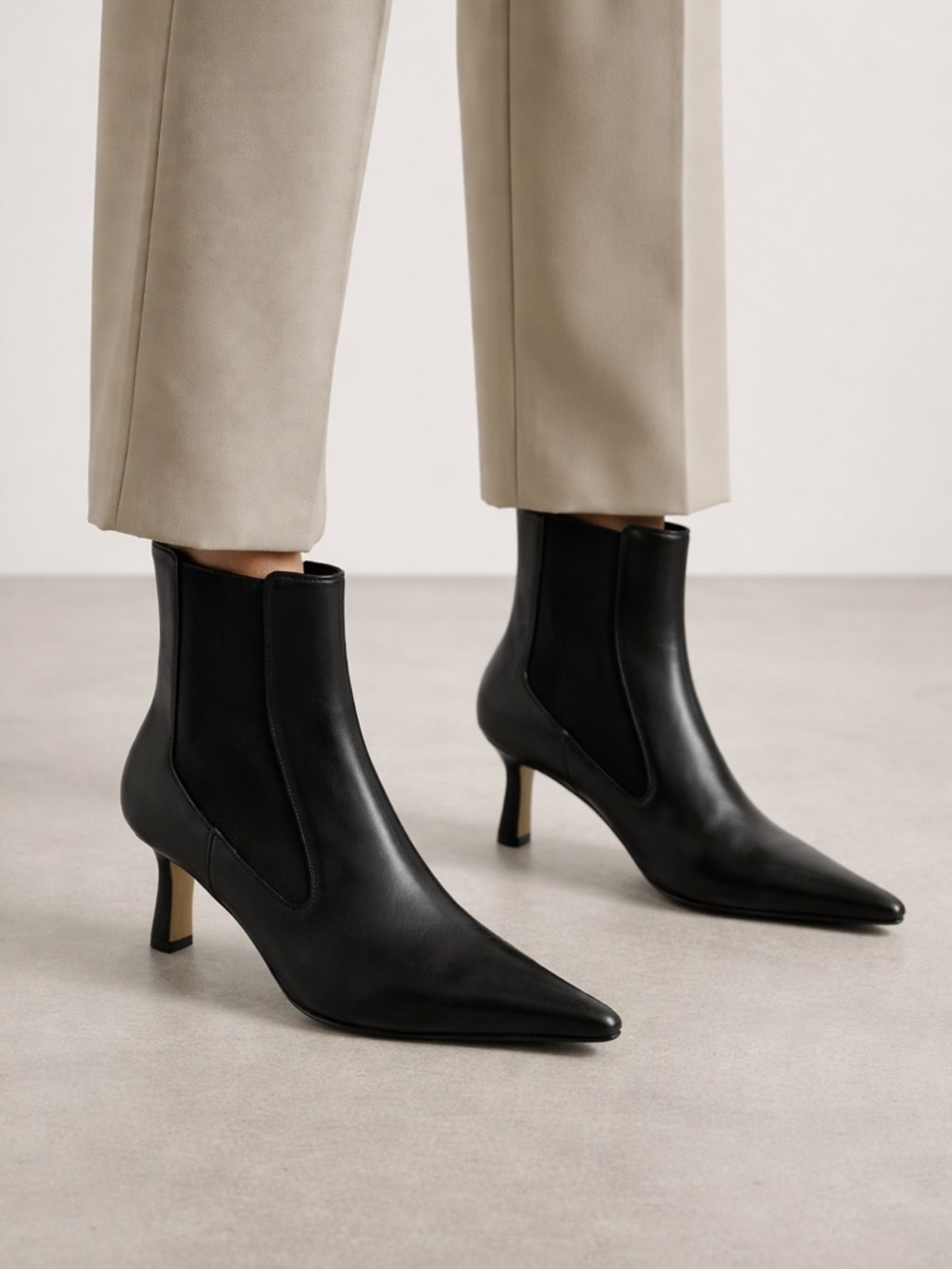 Aeyde 42 Black Leather Heeled Boots with Elastic Side - Picture 2 of 9